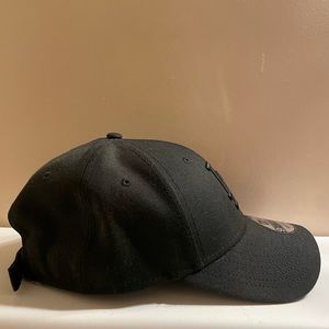 LA hat bought from footlocker. All black hat. One size